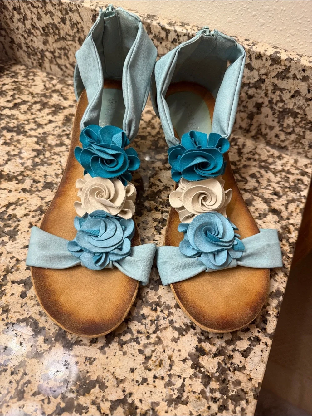 🫶🏼5 for $45!!🫶🏼Women's Floral Blue Strap Sandals with Accent Flowers